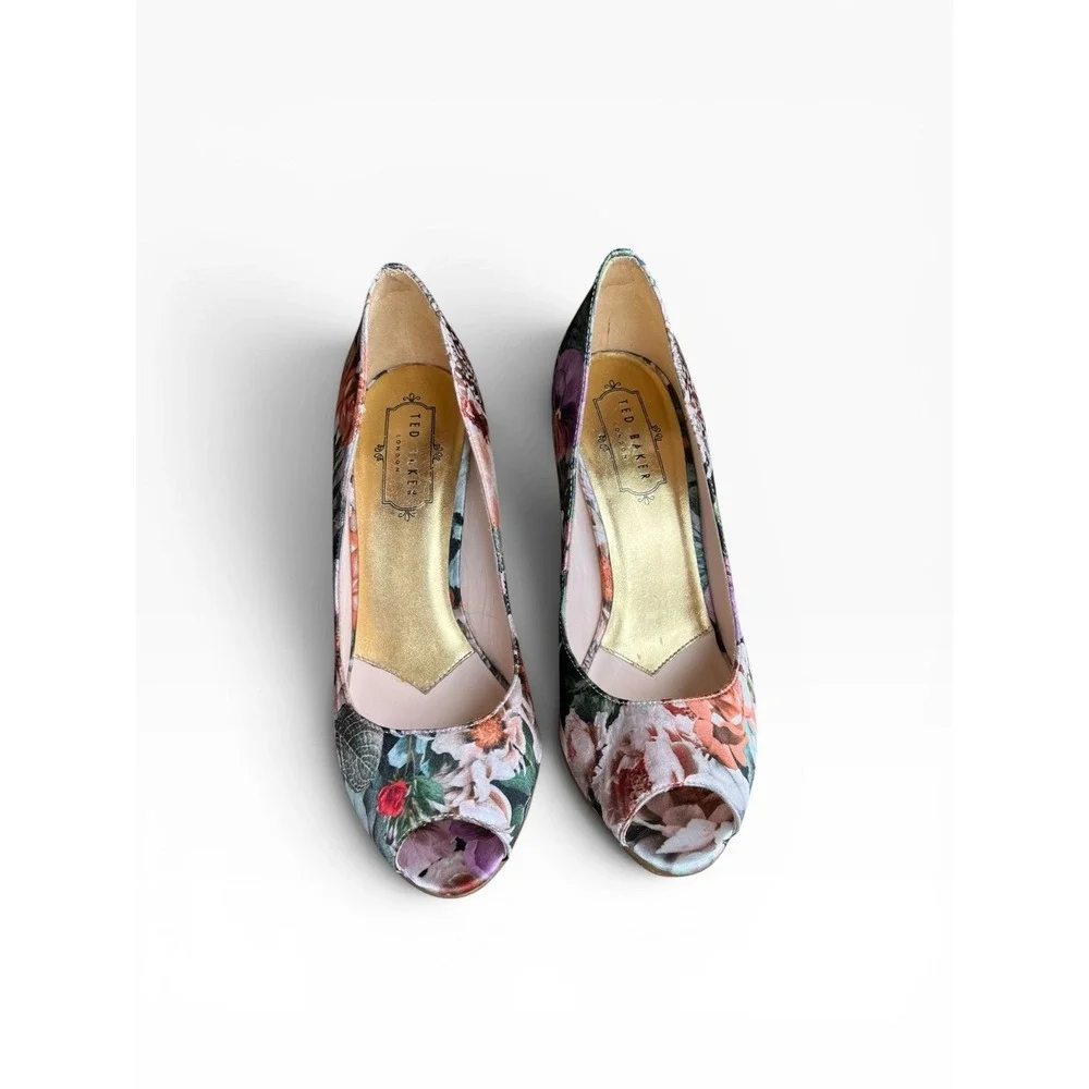 Ted Baker Leonar Floral Satin Peep Toe Platform Heels Rhinestone US 7.5 GORGEOUS